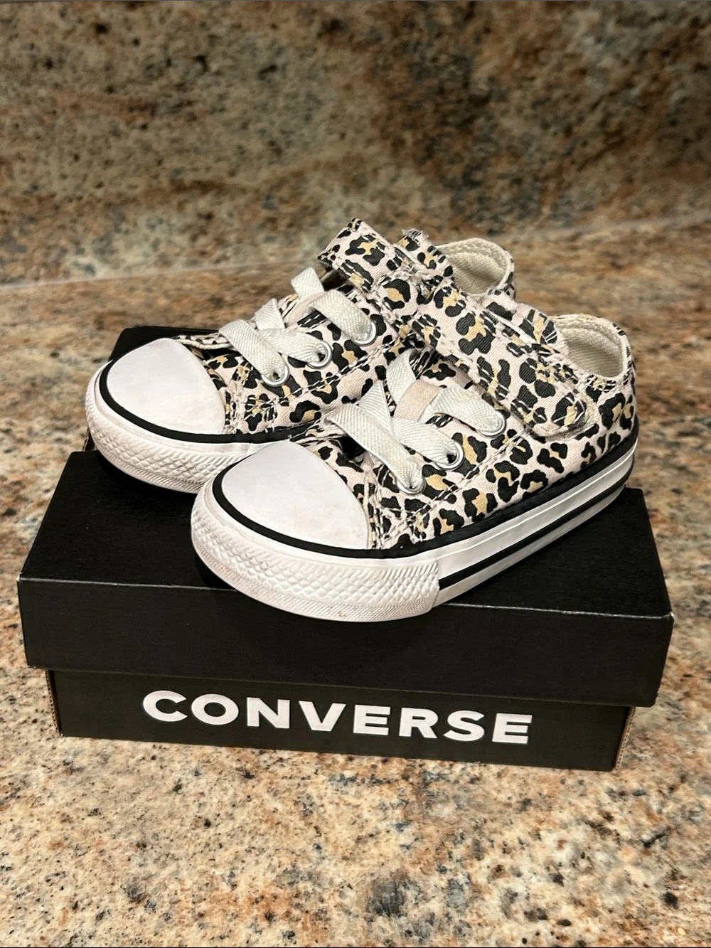 Converse infant size 5 Leopard Print shoes w/ box